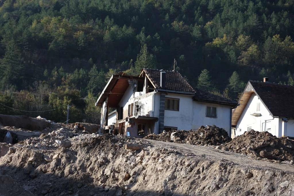 Jablanica: Nastavljeni radovi na raščišćavanju puteva i objekata stradalih u poplavama